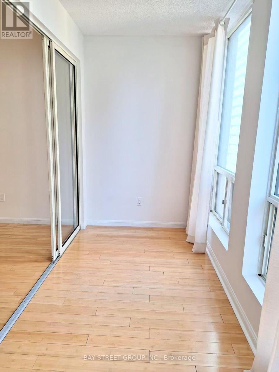25 GRENVILLE STREET, Toronto (Bay Street Corridor) — photo 11