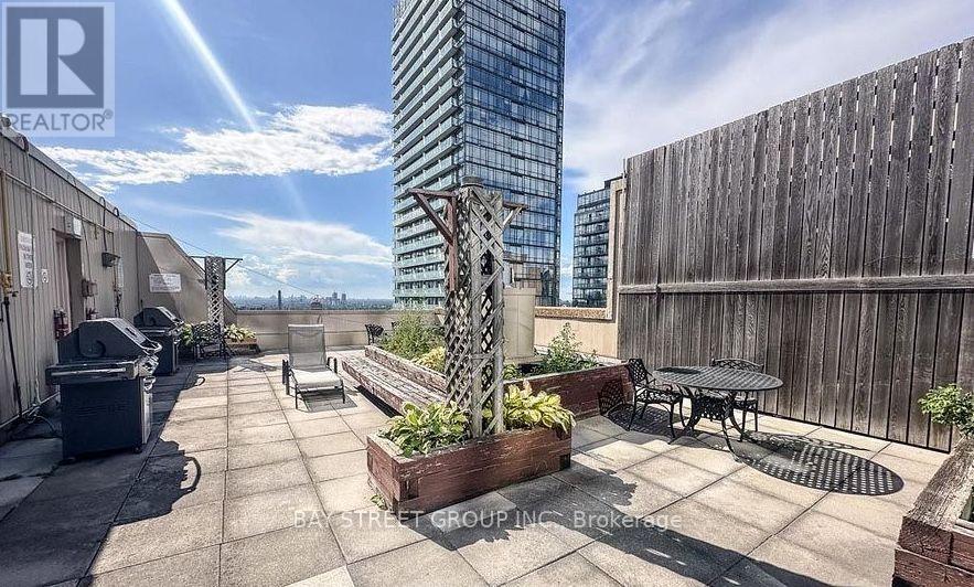 25 Grenville Street — photo 14