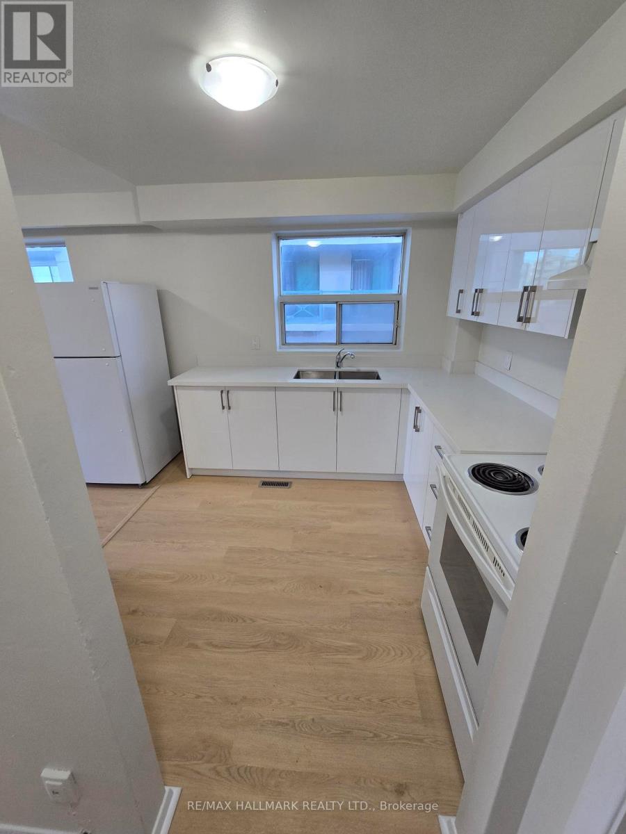 1 - 914 SHEPPARD AVENUE W, Toronto (Bathurst Manor) — photo 2