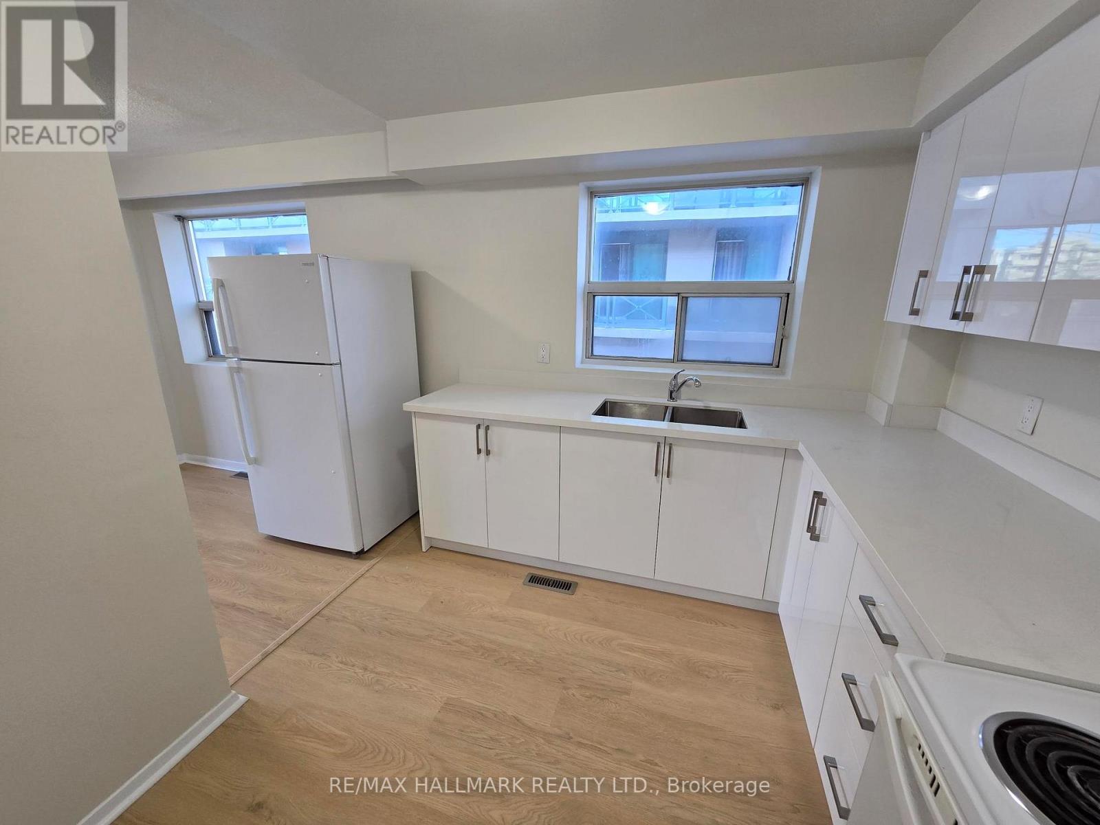 1 - 914 SHEPPARD AVENUE W, Toronto (Bathurst Manor) — photo 7