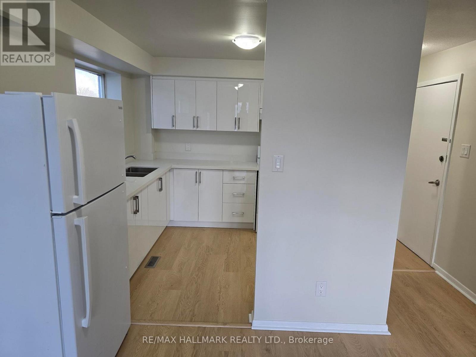 1 - 914 SHEPPARD AVENUE W, Toronto (Bathurst Manor) — photo 8