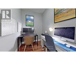 902 - 120 Homewood Avenue, Toronto, ON M4Y1J4 Photo 12