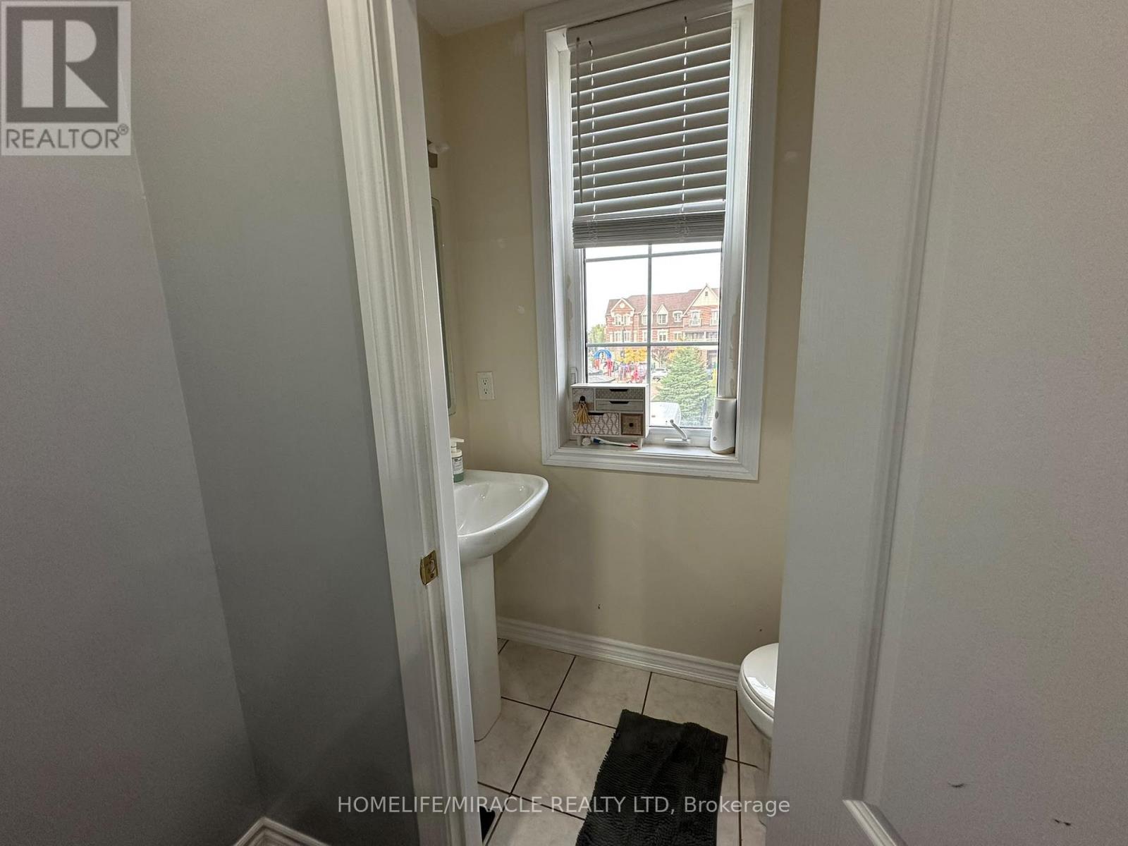22 HOBART GARDENS, Brampton (Heart Lake East) — photo 12