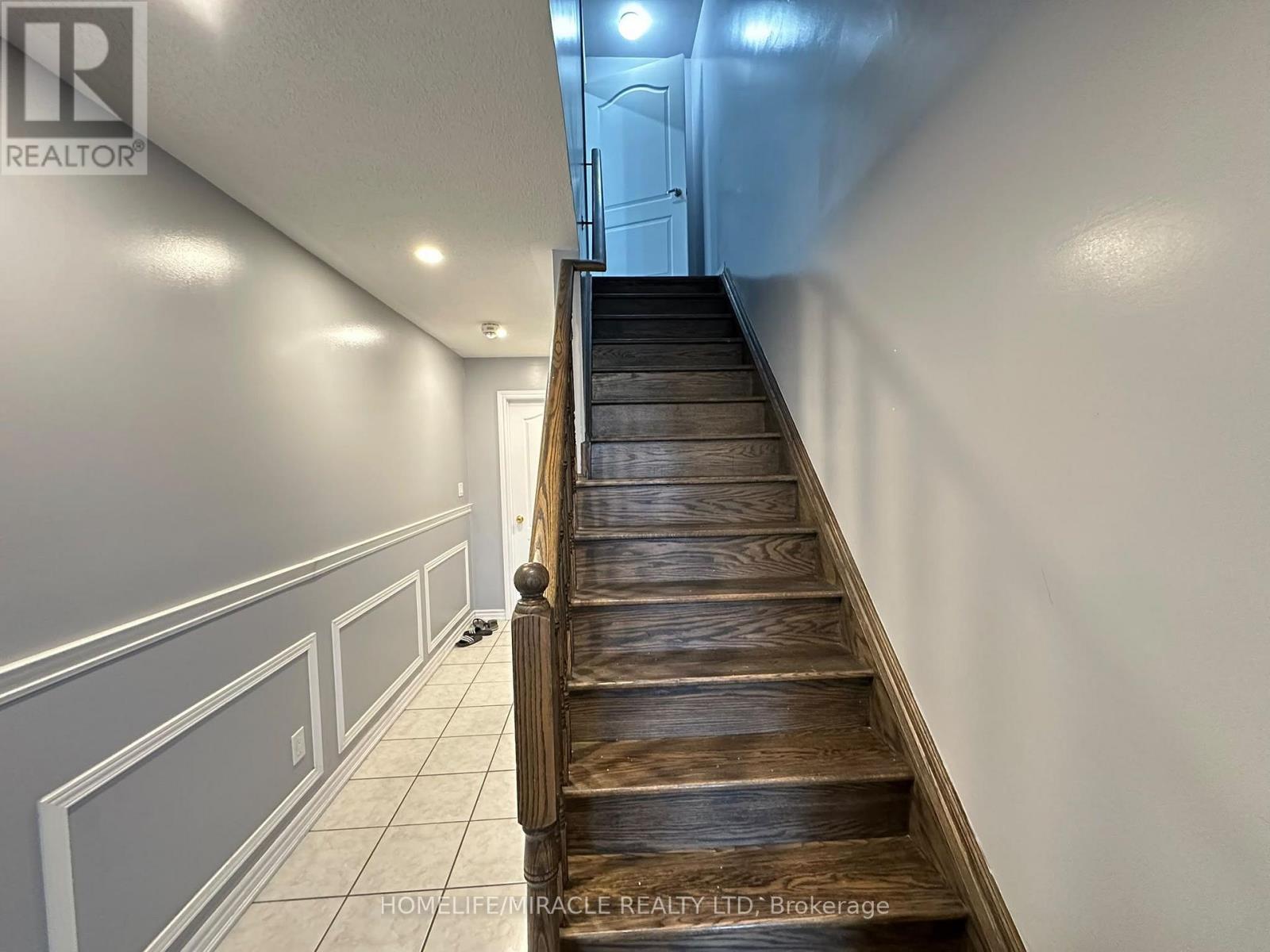 22 HOBART GARDENS, Brampton (Heart Lake East) — photo 4