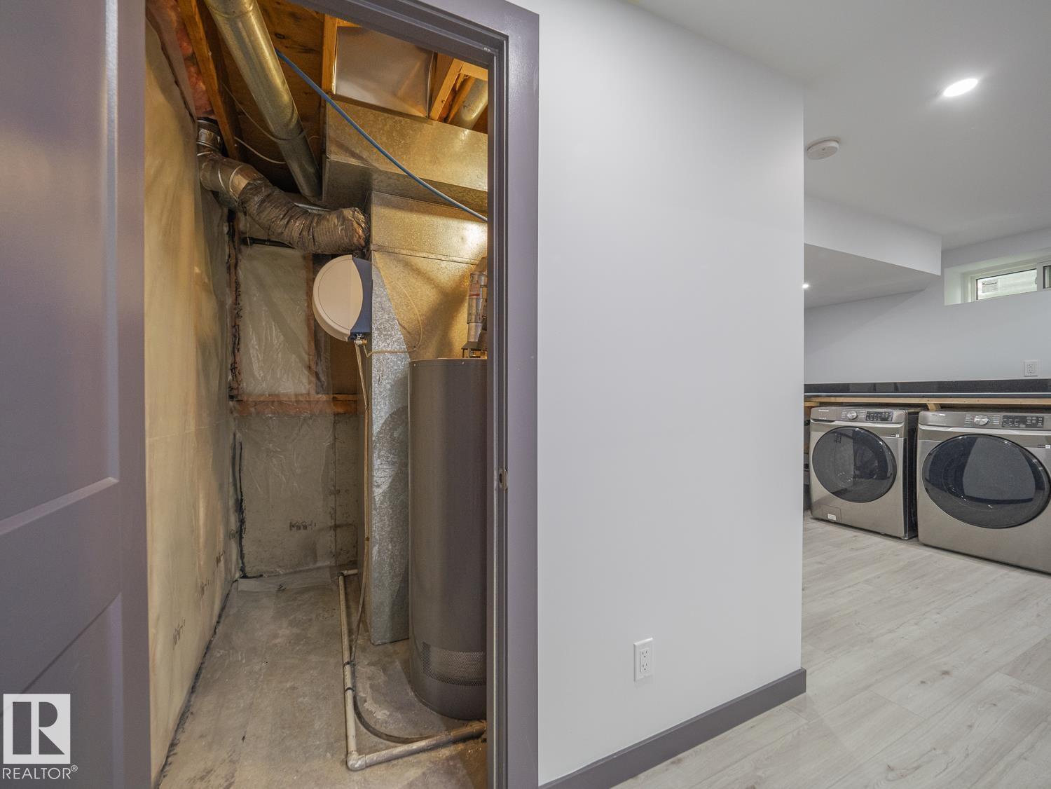 7328 183b ST NW - Image 38