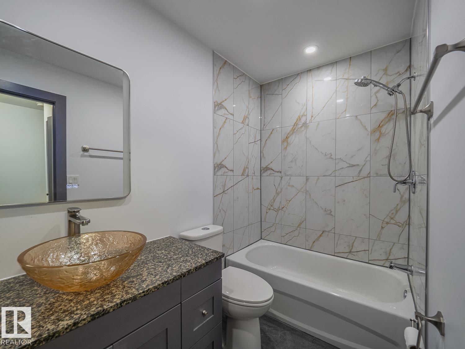 7328 183b ST NW - Image 25