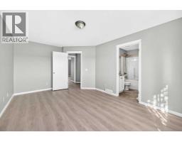 15 Prestwick Place Se, Calgary, AB T2Z4P4 Photo 12