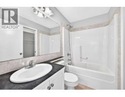 15 Prestwick Place Se, Calgary, AB T2Z4P4 Photo 13
