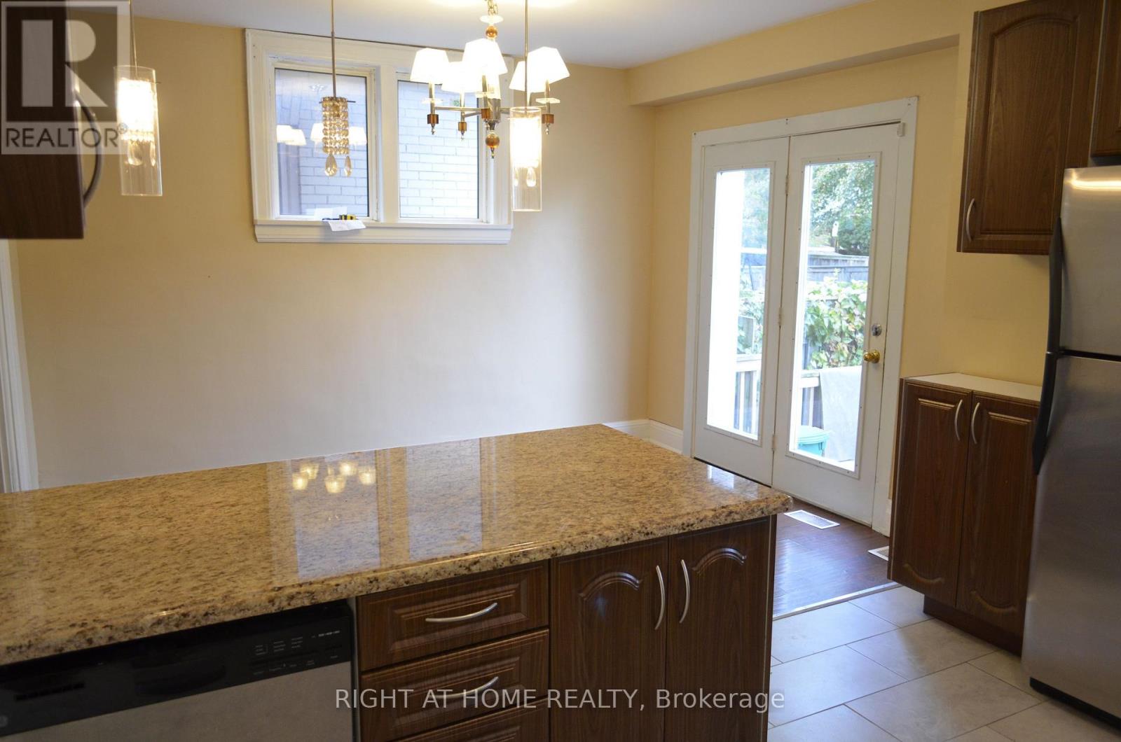 188 Adelaide Avenue East, Oshawa, ON photo 11