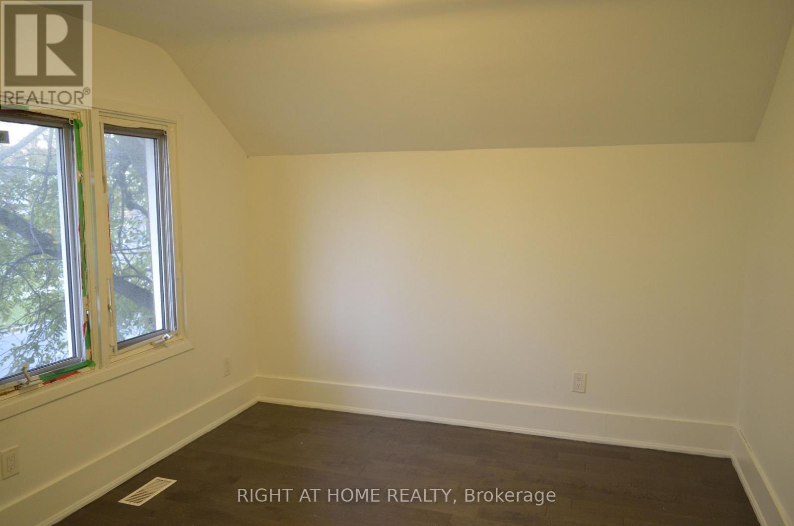 188 Adelaide Avenue East, Oshawa, ON photo 14