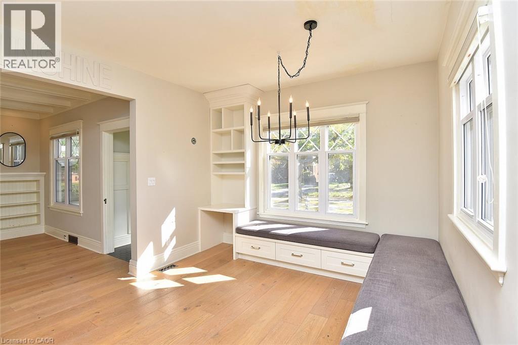 6 Nelles Boulevard — photo 11