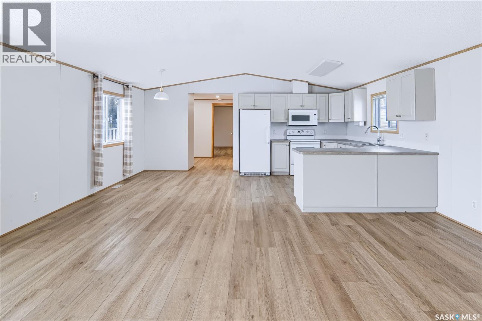 119 Railway AVENUE - 7