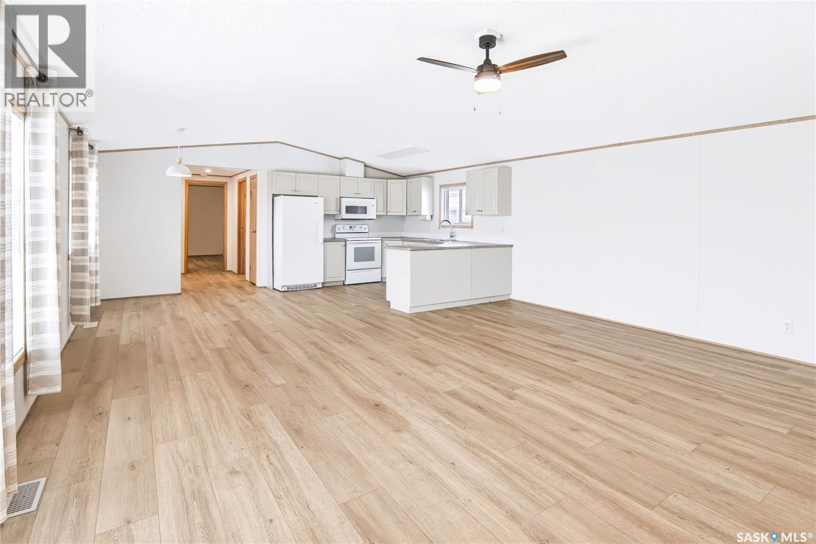119 Railway AVENUE, Kinistino — photo 8