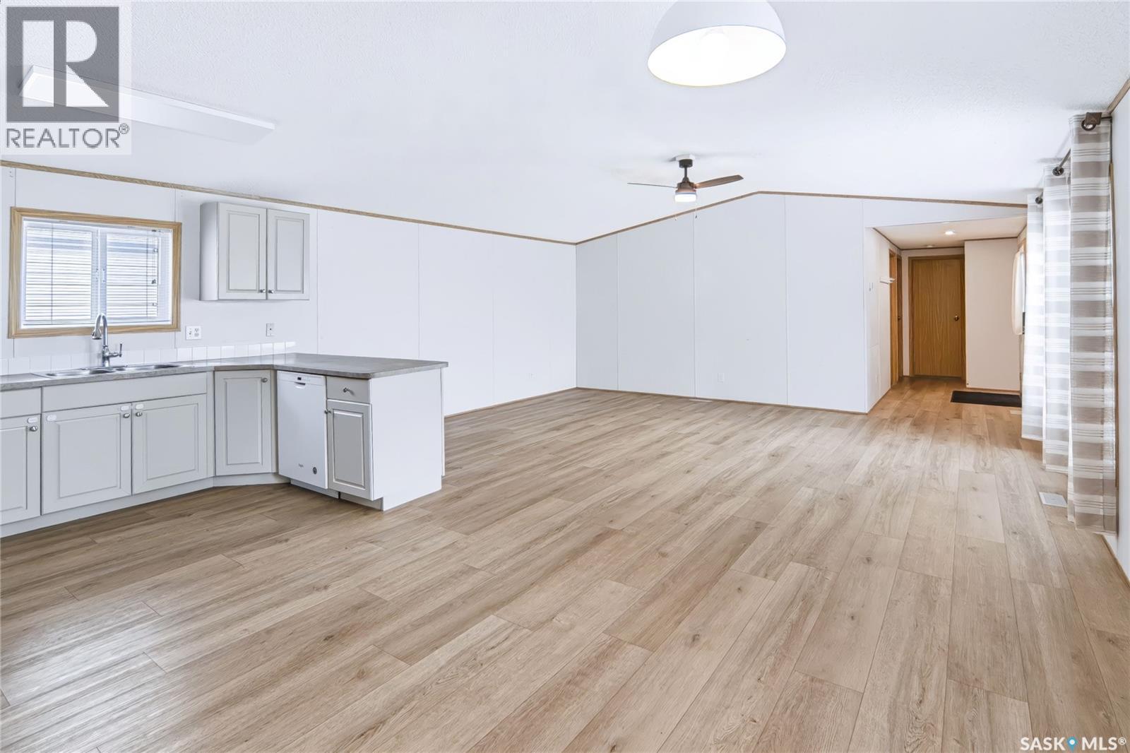119 Railway AVENUE, Kinistino — photo 9