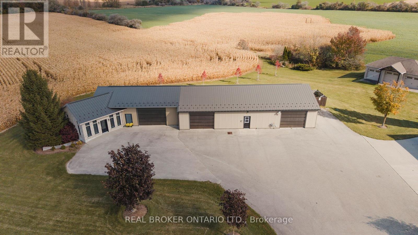 9161 Wellington Road 5 — photo 43