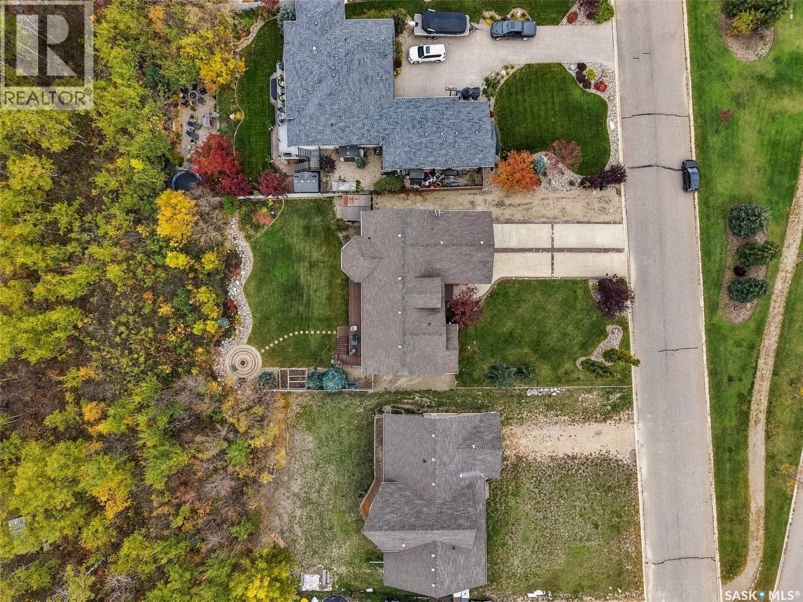 212 EDGEWOOD DRIVE - 52
