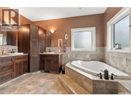 212 Edgewood Drive, Buena Vista, SK S2V1C3 Photo 23