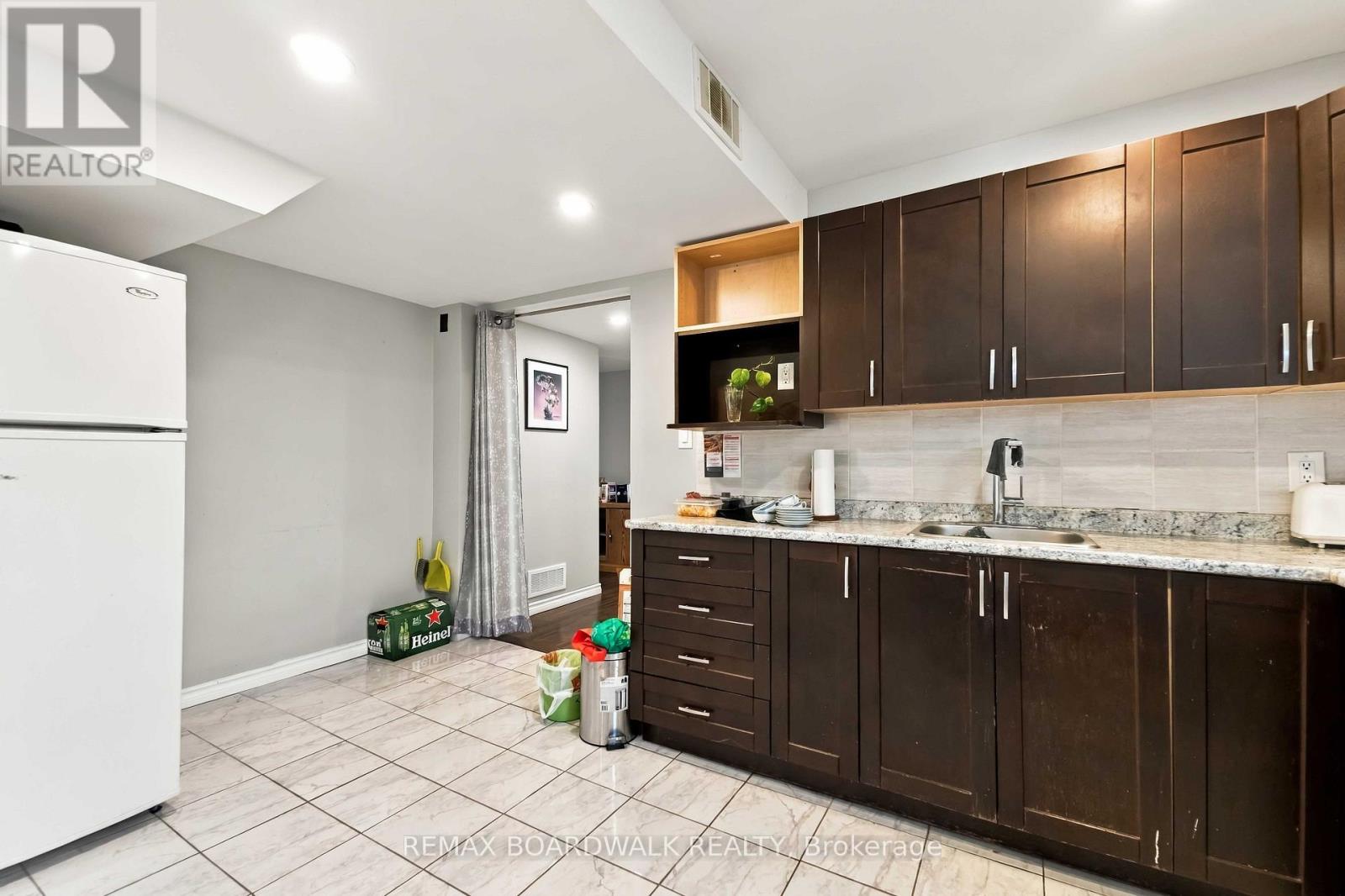 2173 Carnegie Street — photo 25