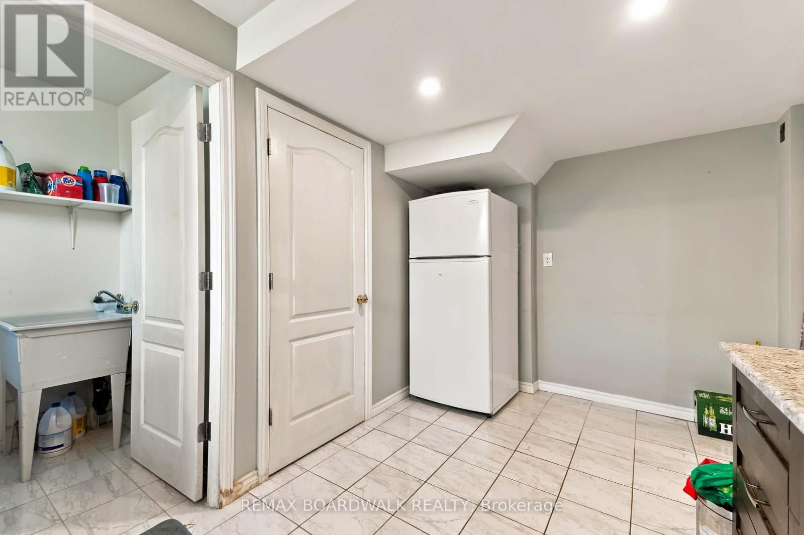 2173 Carnegie Street — photo 28
