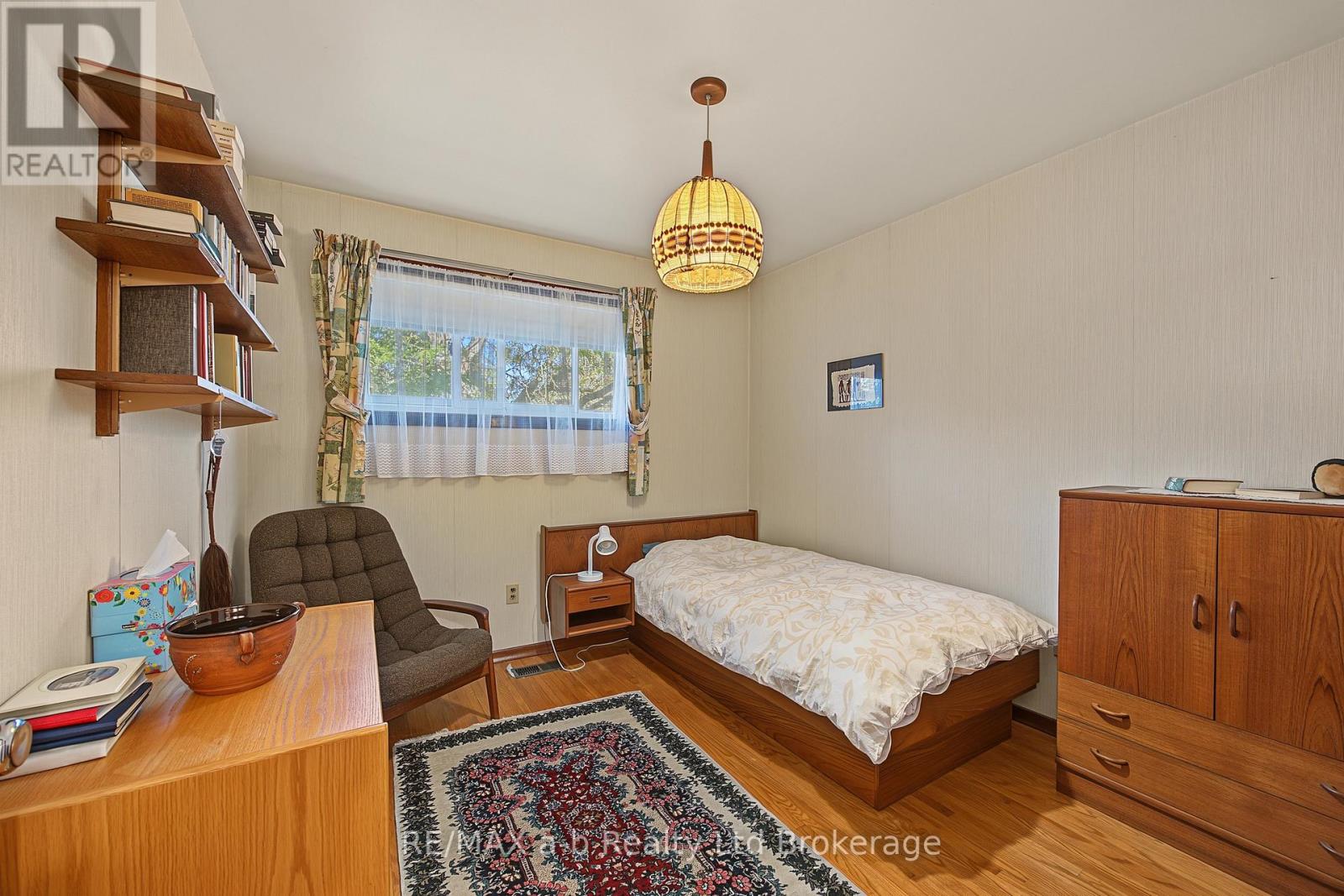 20 PINECREST AVENUE - 15