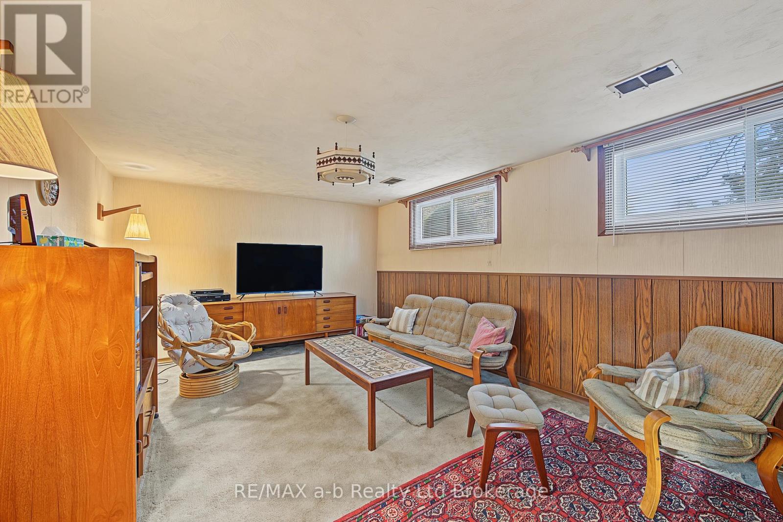 20 PINECREST AVENUE - 20