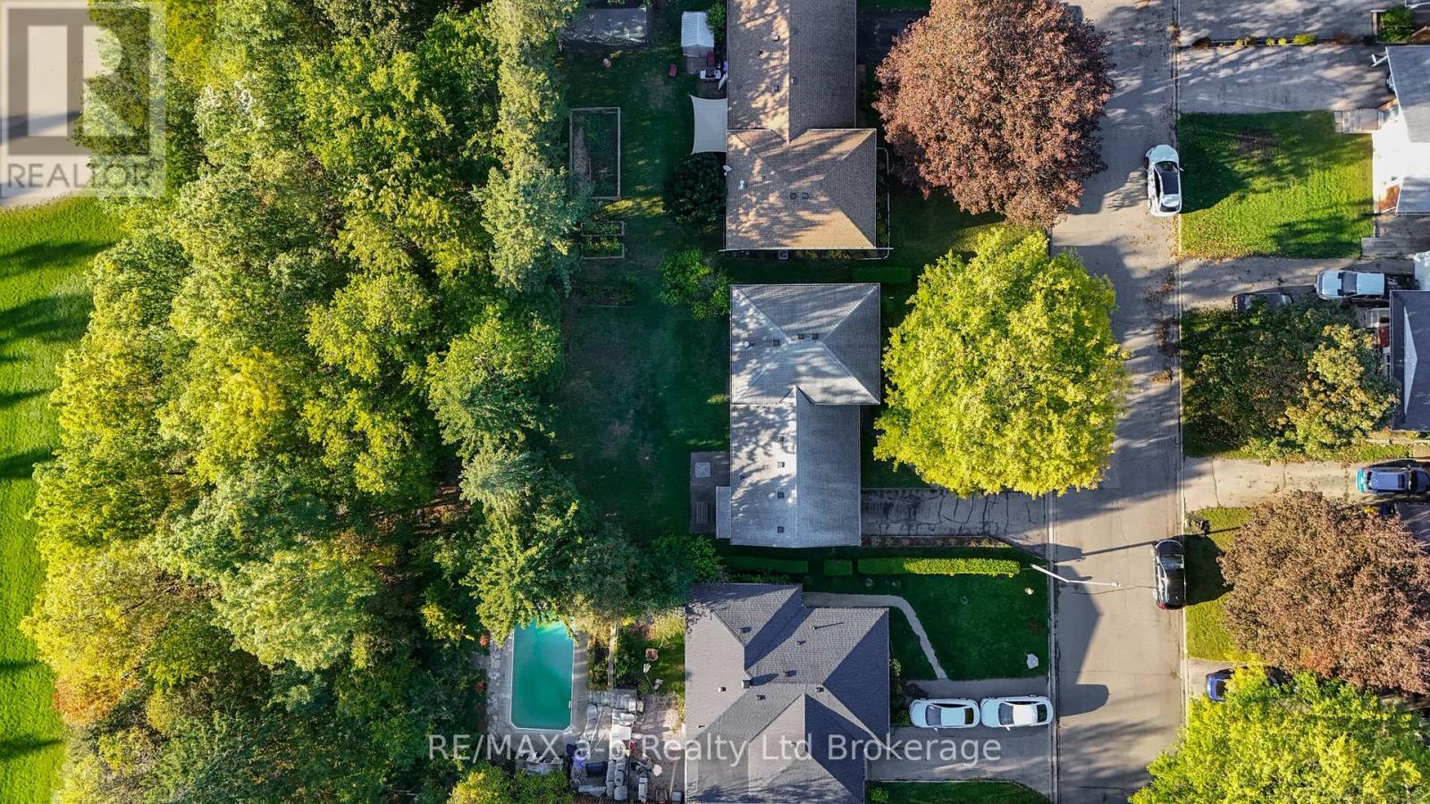 20 PINECREST AVENUE — photo 3
