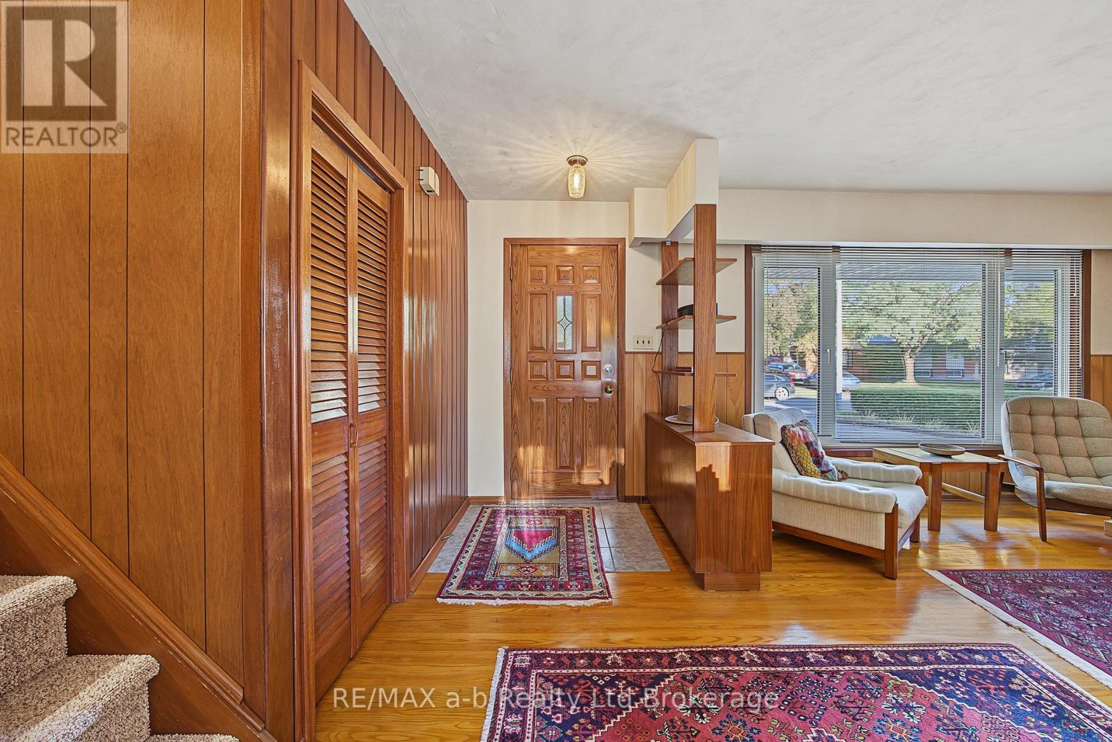 20 PINECREST AVENUE - 8