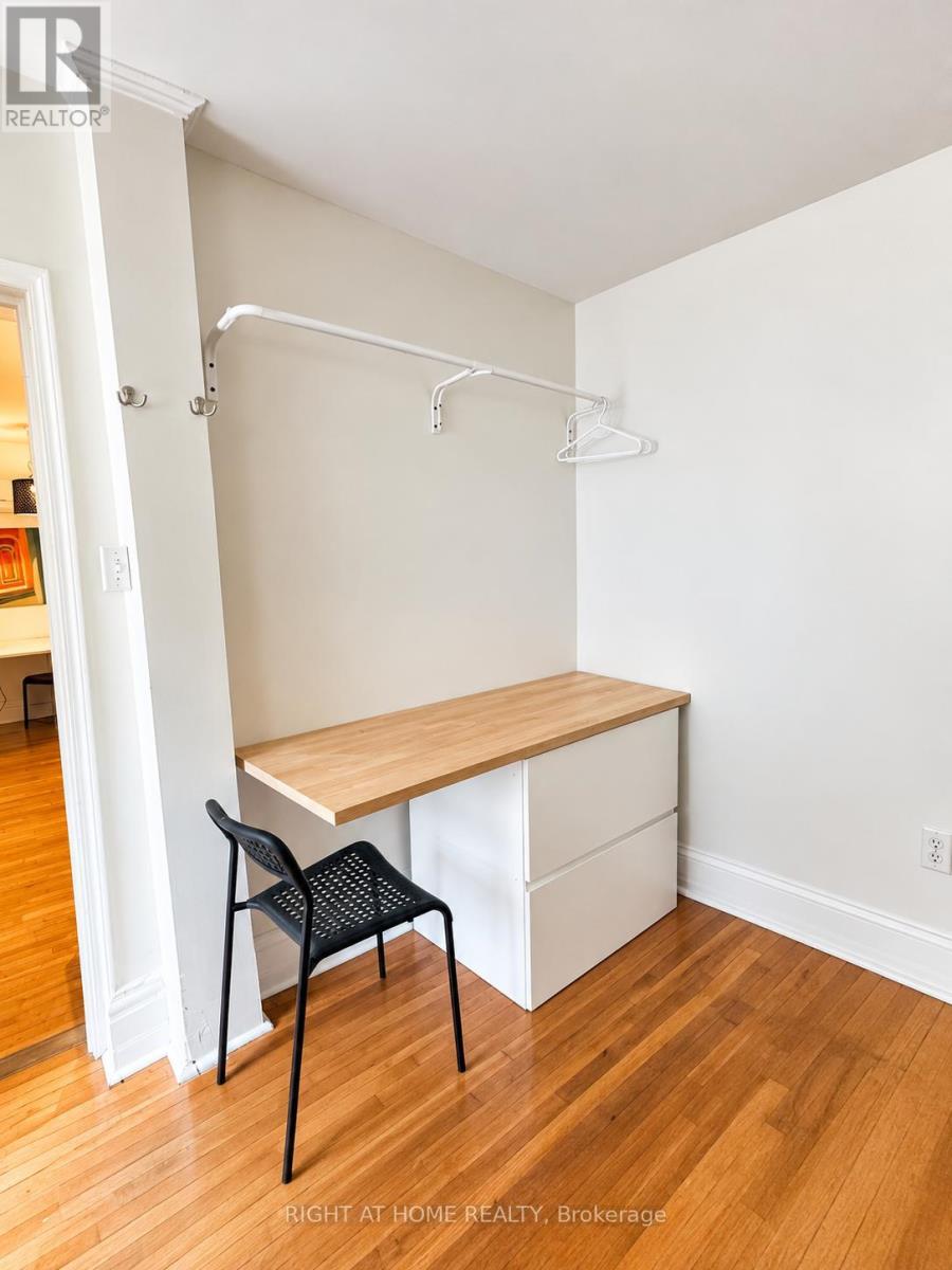 MAIN FLOOR - 10 BORDEN STREET, Toronto (University) — photo 4