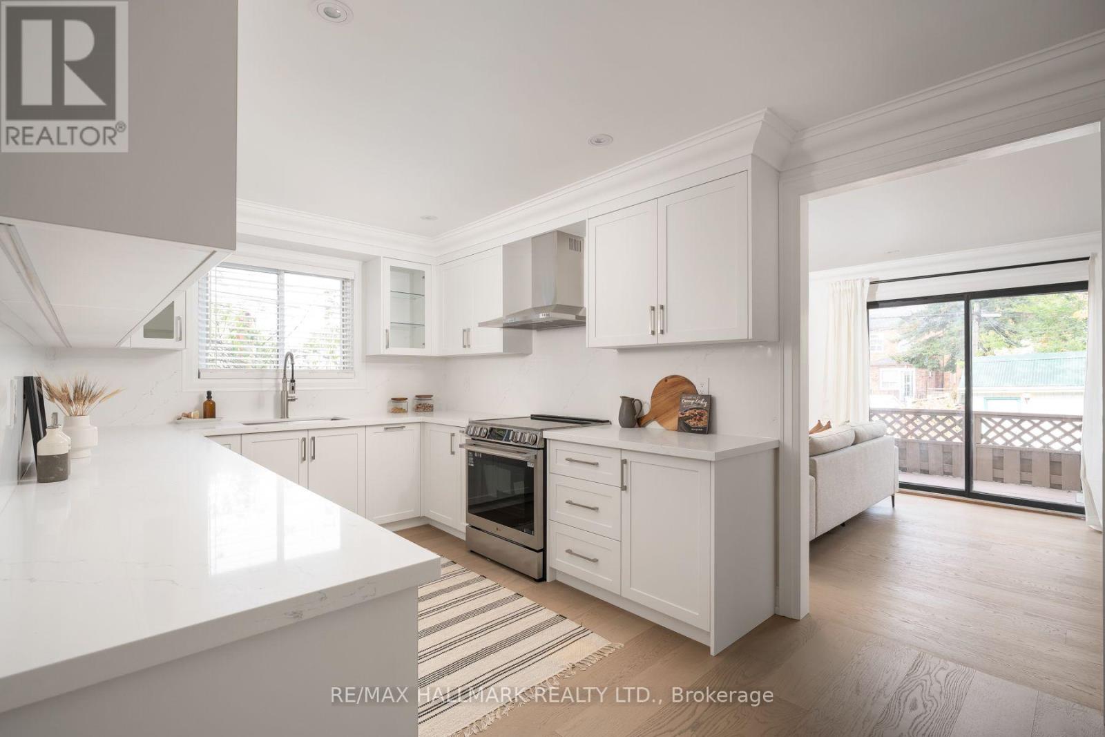 226 Mortimer Avenue, Toronto, ON photo 14