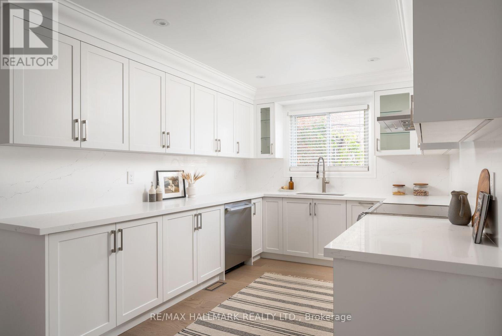 226 Mortimer Avenue, Toronto, ON photo 16