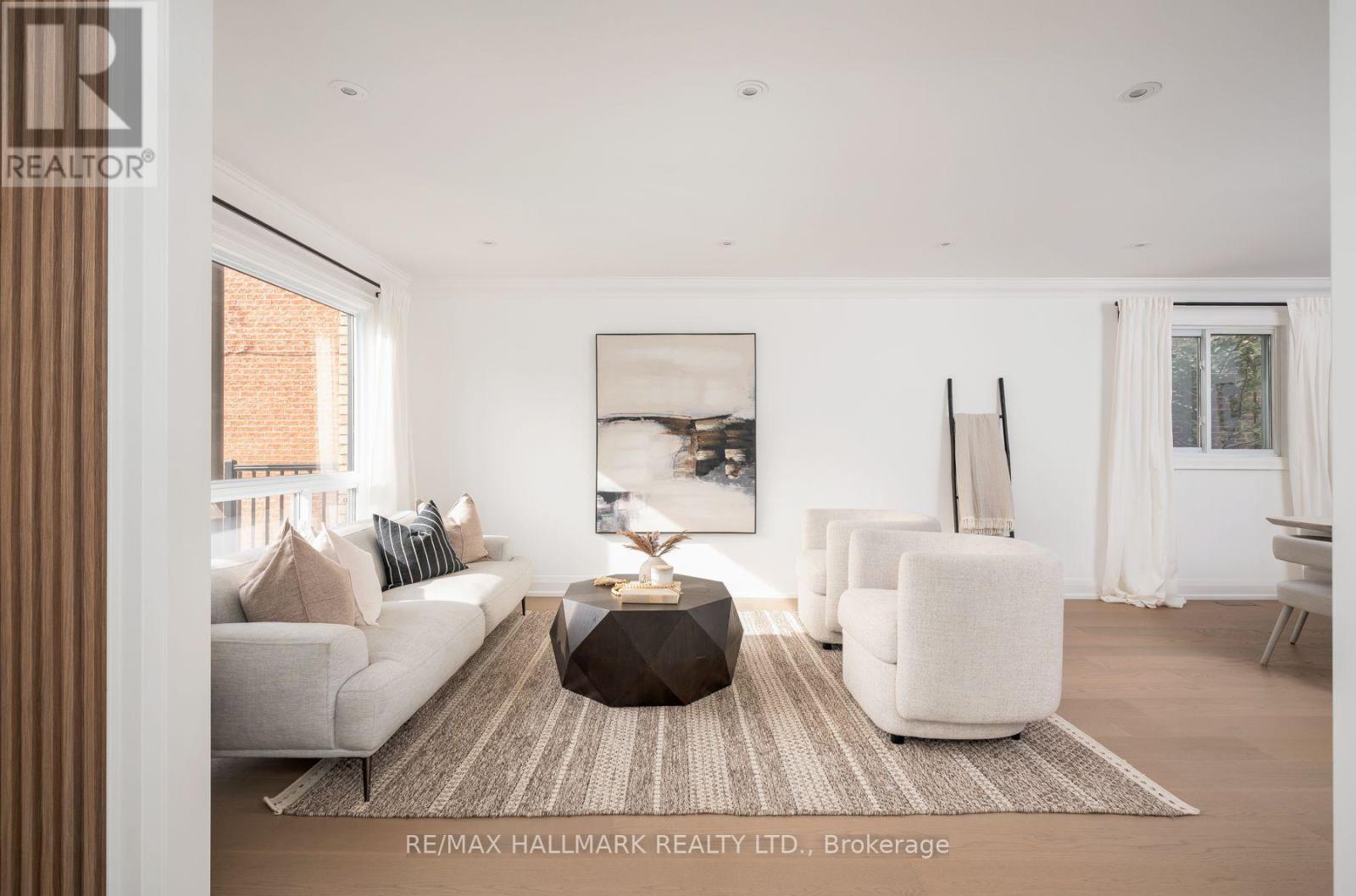 226 Mortimer Avenue, Toronto, ON photo 4