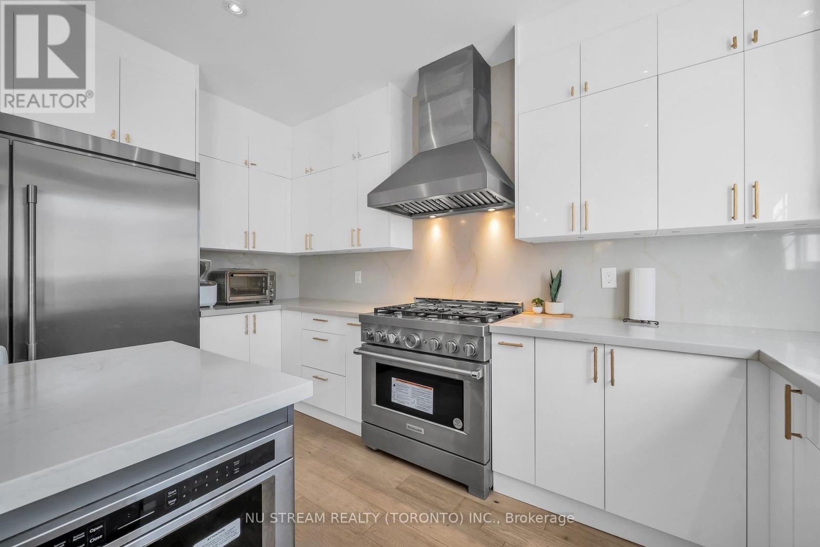 30 PINECREST STREET - 17