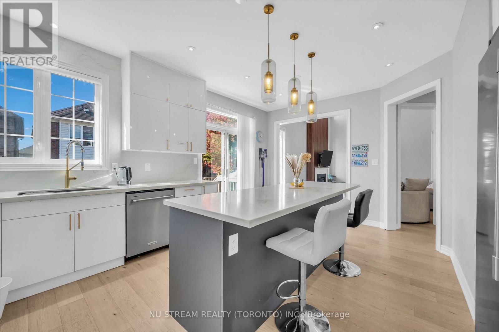 30 PINECREST STREET - 19