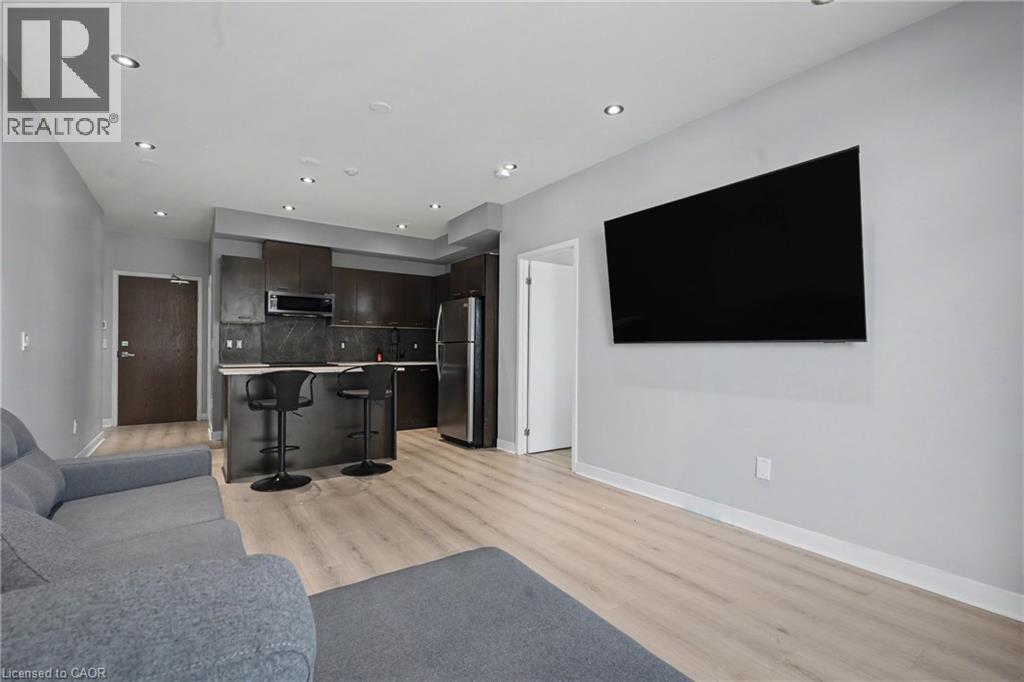 365 Prince Of Wales Drive — photo 12