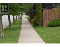 132 Henhoeffer Crescent, Kitchener, ON N2E4H3 Photo 33