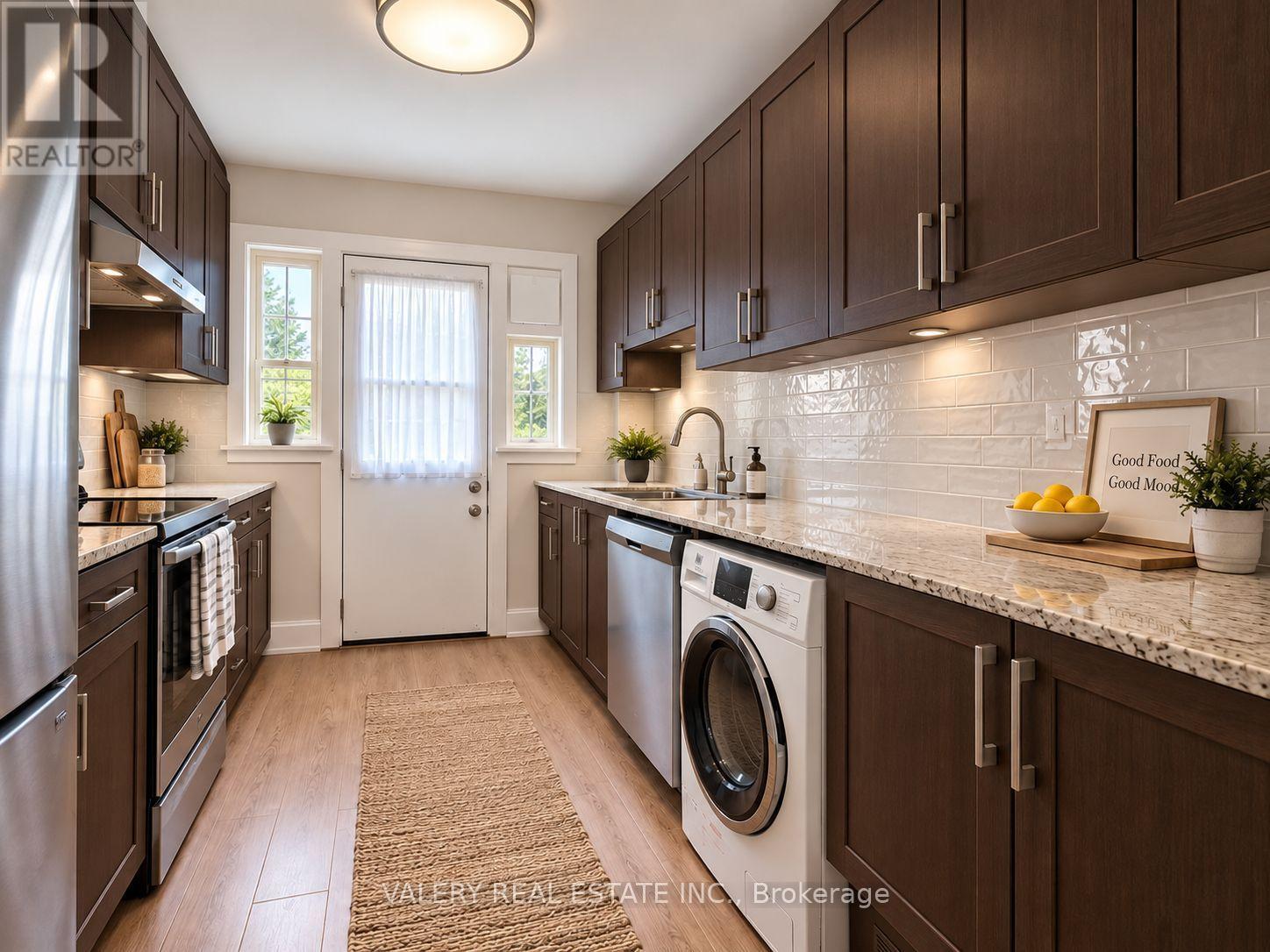 1335 Bayview Avenue — photo 2