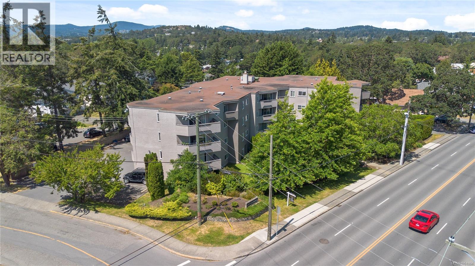 206 3800 Quadra St, Saanich - Image 1