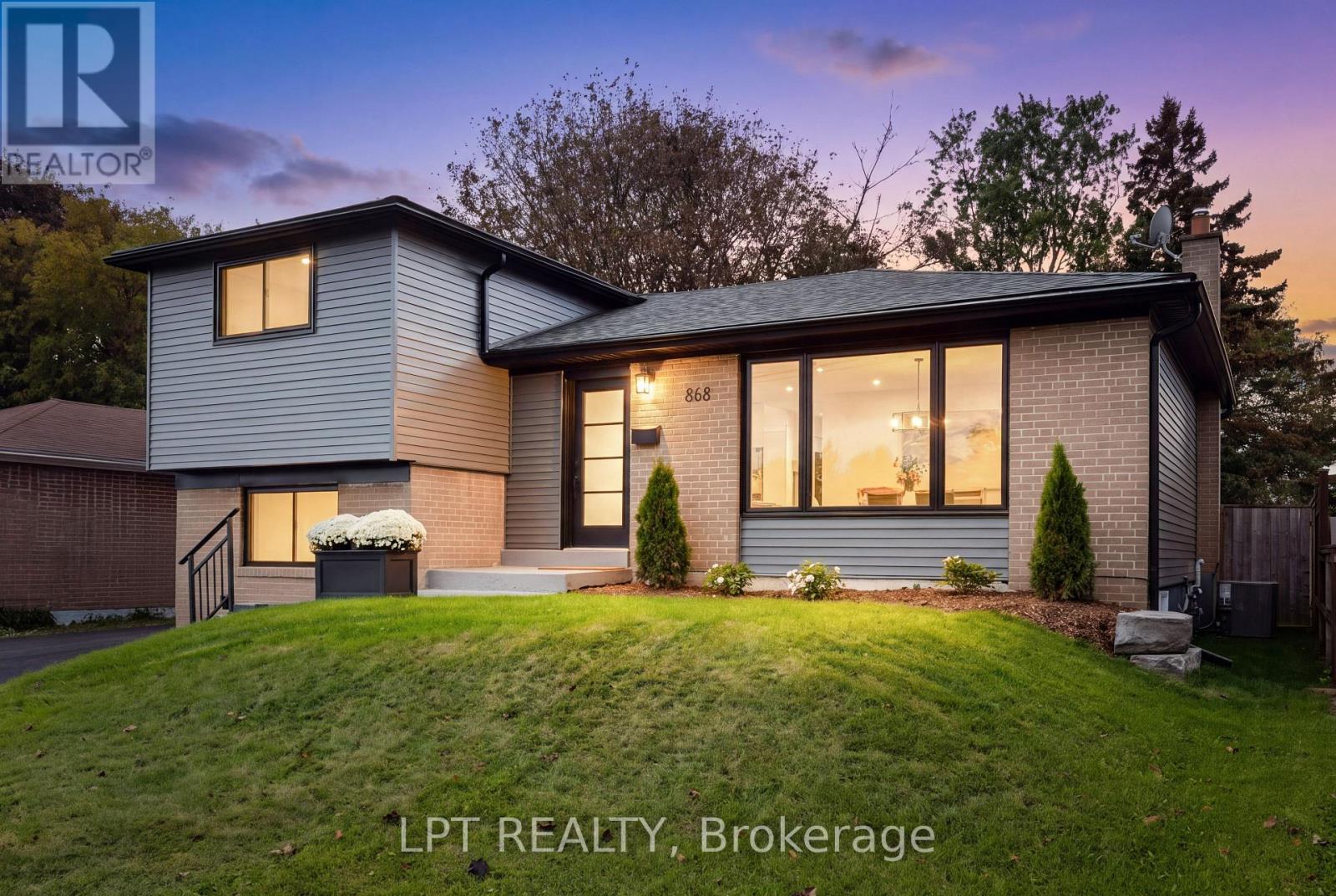 868 Liverpool Road, Pickering, ON photo 2