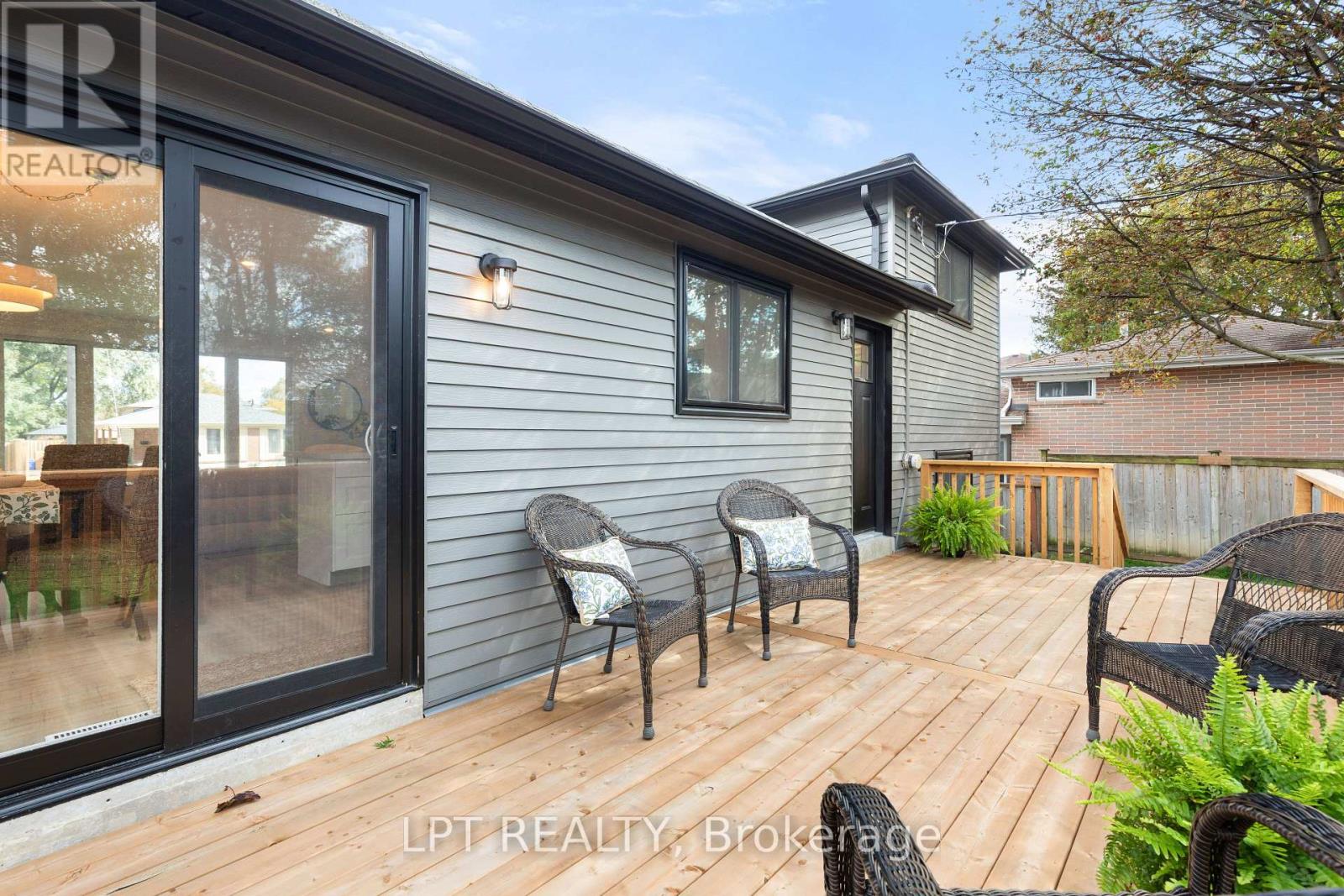 868 Liverpool Road, Pickering, ON photo 35
