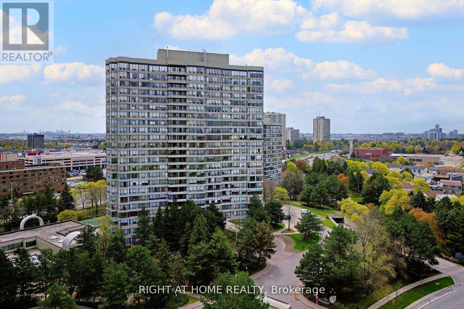 708 - 22 HANOVER ROAD, Brampton (Queen Street Corridor)