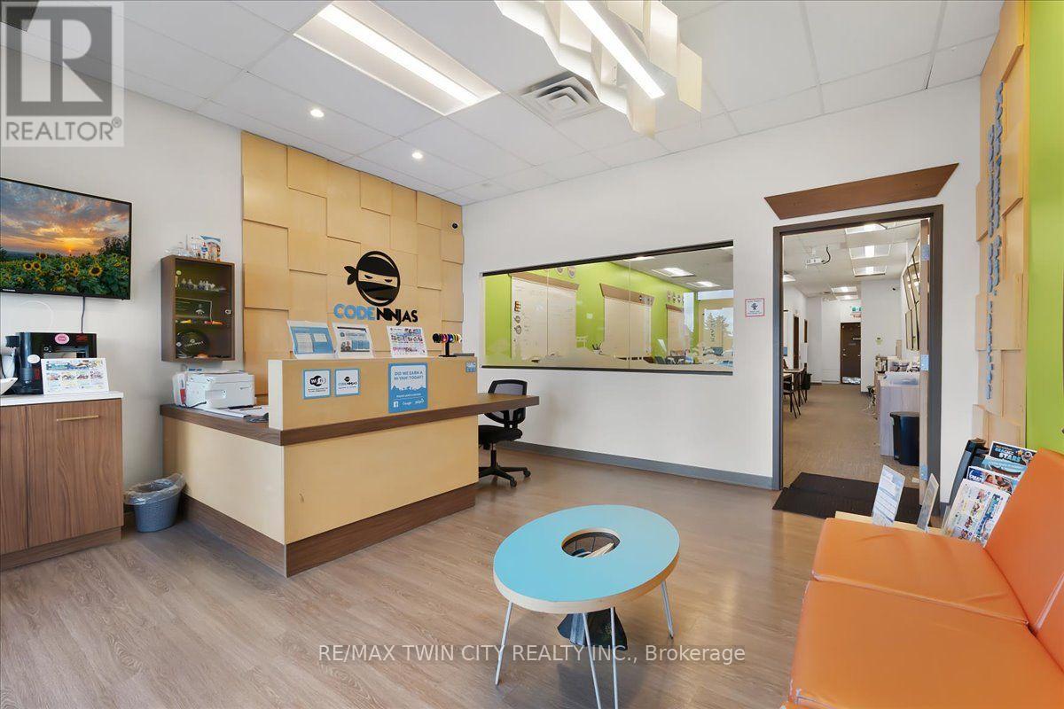 3 - 450 COLUMBIA STREET WEST STREET W, Waterloo — photo 4