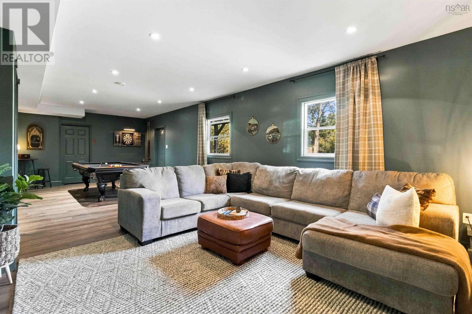 Property 38 of 49 of 254 Robert Street
