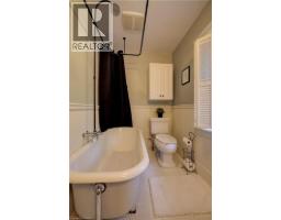 90 Brock Street, Kitchener, ON N2M1X3 Photo 24