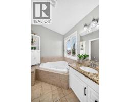 1060 KINGSTON Crescent SE - photo 26