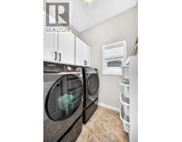1060 KINGSTON Crescent SE - photo 37