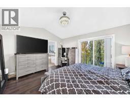 1060 KINGSTON Crescent SE - photo 24