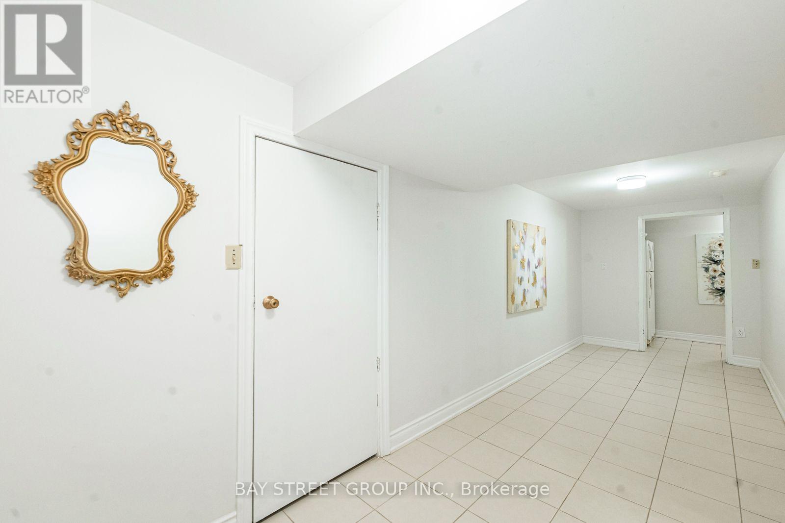 42 FAYE DRIVE - 32
