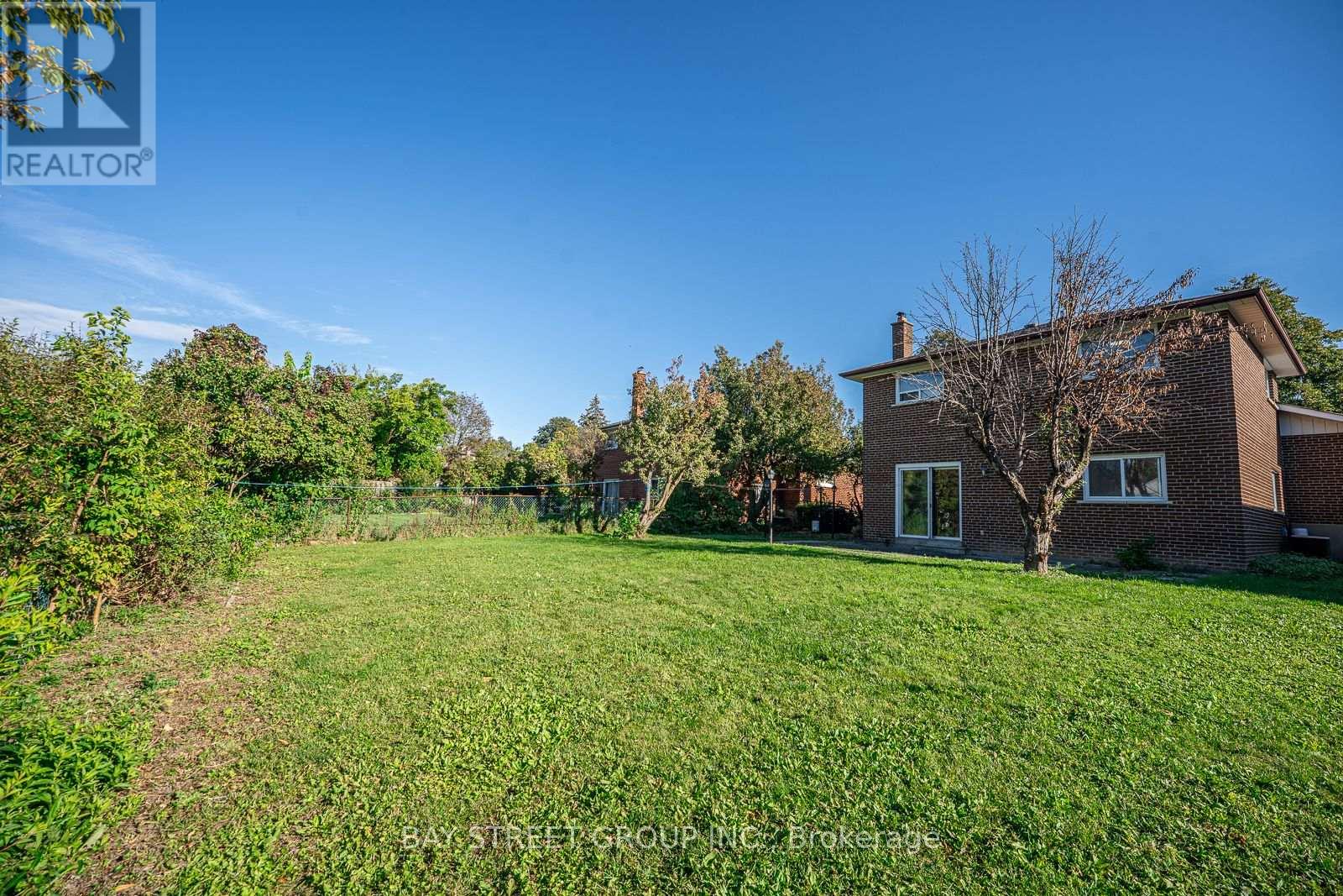 42 FAYE DRIVE - 37