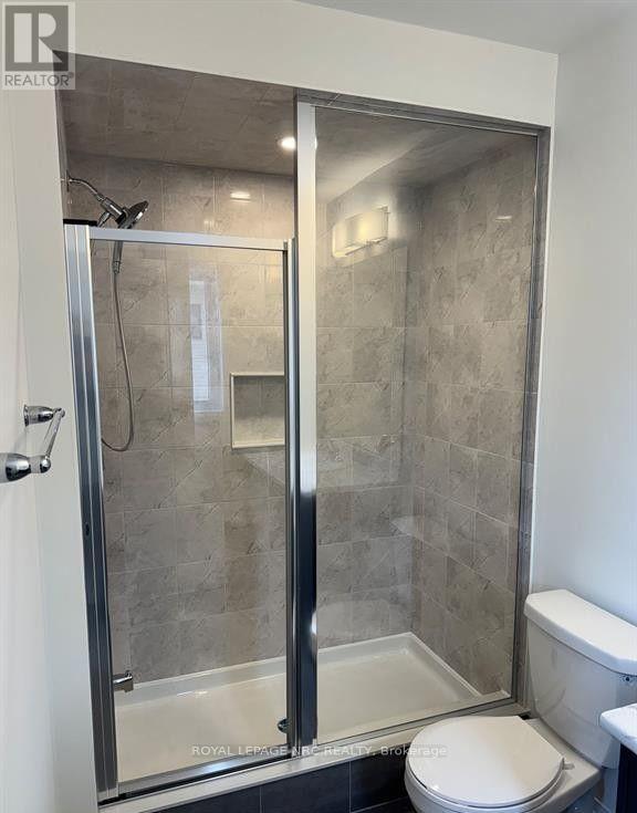48 Varsity Drive — photo 17