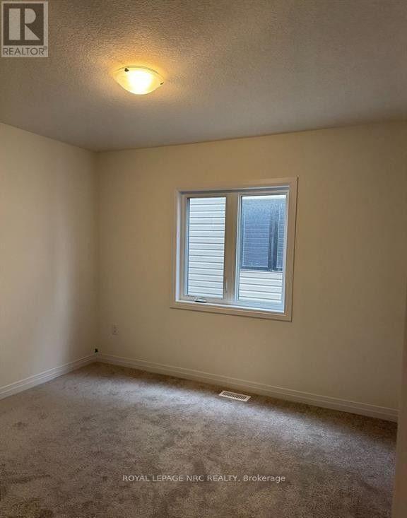 48 Varsity Drive — photo 18